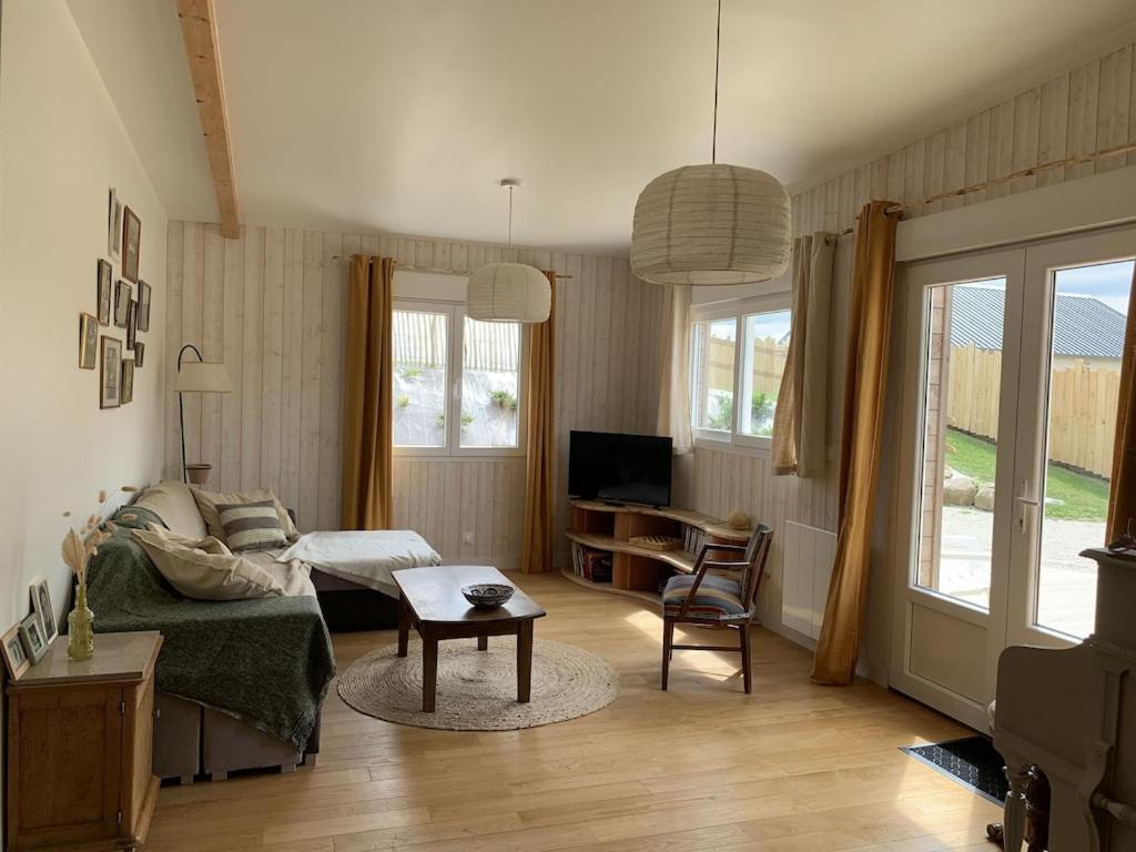 Charmante Maison De Campagne En Pierres Et Bois Sartilly-Baie-Bocage Экстерьер фото