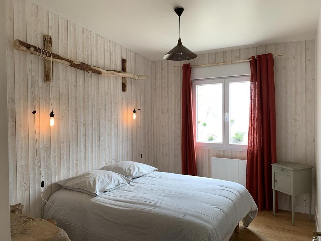 Charmante Maison De Campagne En Pierres Et Bois Sartilly-Baie-Bocage Экстерьер фото